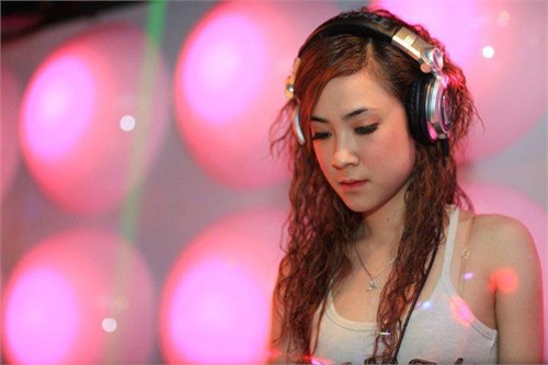 Những nữ DJ hot nhất hiện nay: Candy và Mai Còi