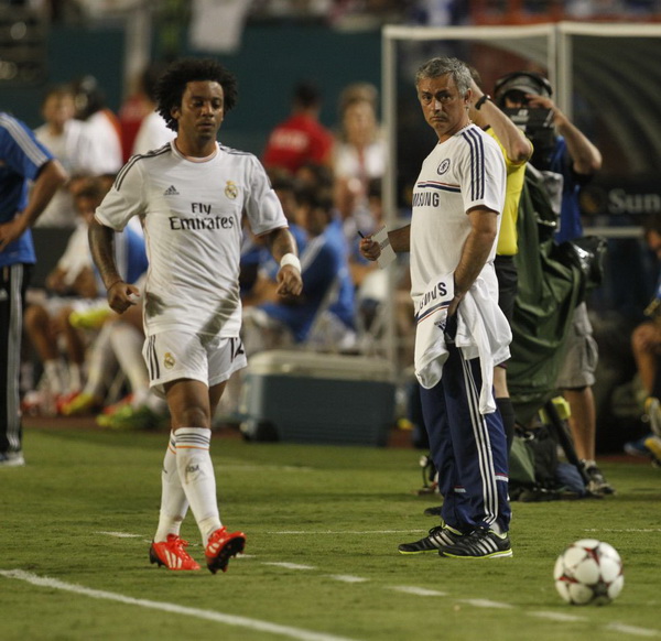 
	Mourinho tỏ ra bất ngờ trước phản ứng cử Marcelo