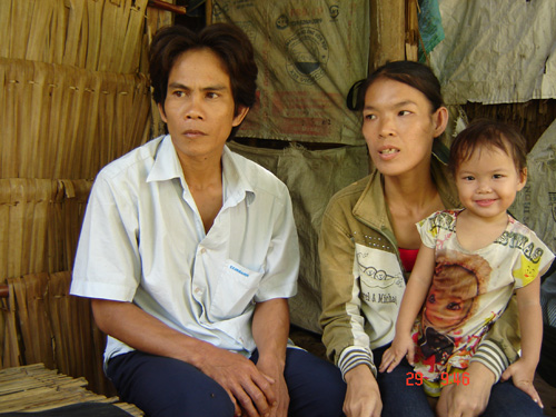 	Gia đình anh Tiền, chị Giàu đau khổ trước sự mất tích của cháu Lê Thị Quỳnh Như (4 tuổi)