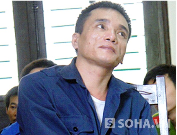Bị cáo Nguyễn Trọng Tuấn vẫn bình thản khi nghe tòa tuyên án tử hình