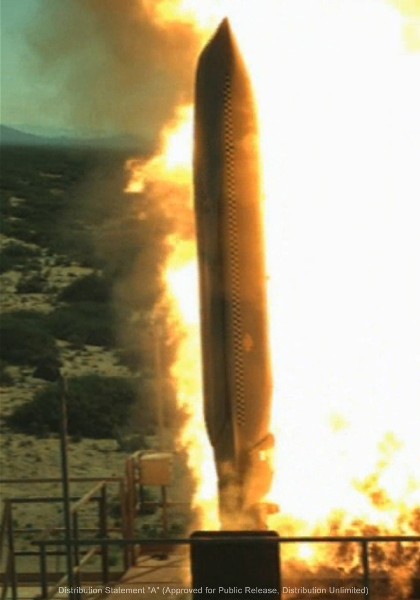	LRASM được thử nghiệm phóng thành công từ ống phóng thẳng đứng MK-41.