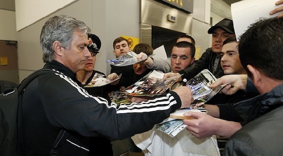 
	Mourinho sẽ phát hành cuốn sách mang tên "Mi fútbol" vào cuối năm nay