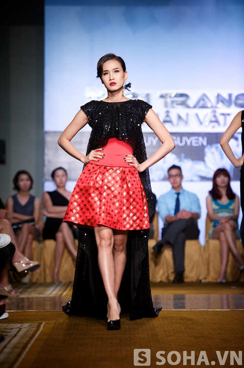 Dương Mỹ Linh làm bà hoàng trên sàn catwalk