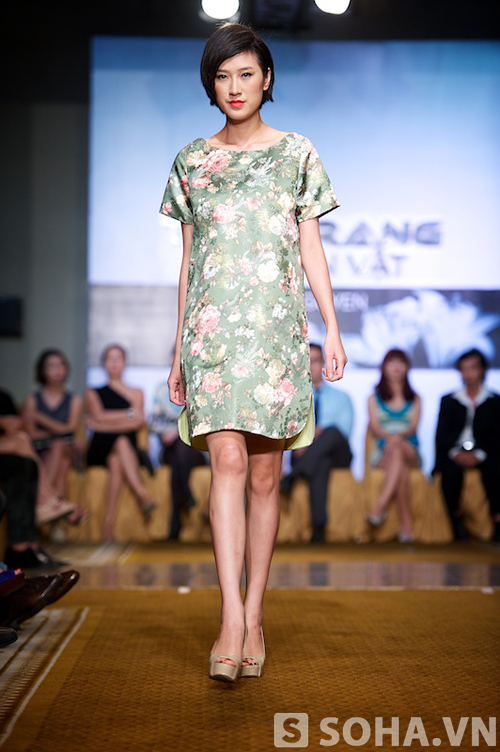 Dương Mỹ Linh làm bà hoàng trên sàn catwalk