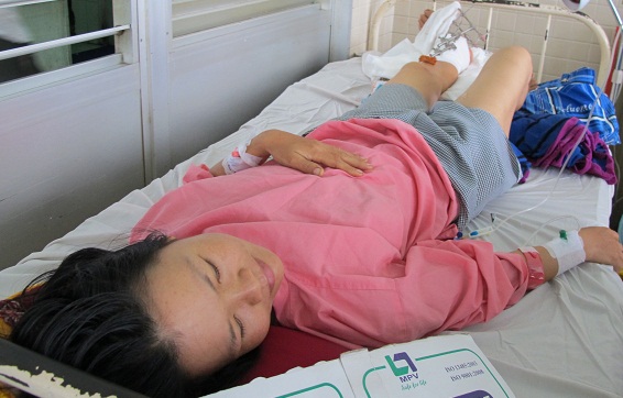 
	Chị Oanh hiện đang được điều trị tại bệnh viện Chợ Rẫy sau phẫu thuật nối bàn chân.