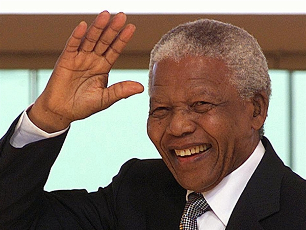  	Nelson Mandela đã ra đi trong niềm tiếc thương vô hạn