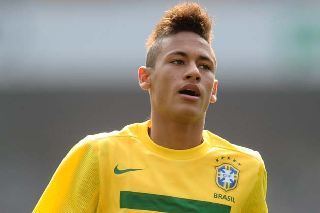 
	Người nhà Neymar cũng tranh thủ kiếm tiền từ bản hợp đồng của anh