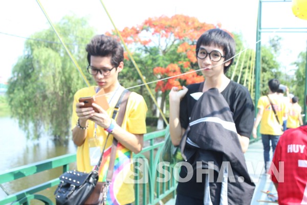 
	Ngày hội thu hút rất đông đảo bạn trẻ ở Hà Nội, thậm chí ở tỉnh khác như Hải Dương, Thanh Hóa...