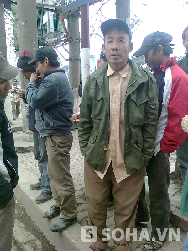 Bác Đặng Văn Lai (Thanh Hóa) lao động tự do ở khu vực Cầu Mai Động (Hoàng Mai)