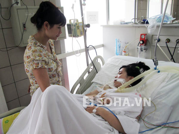 
	H đang được điều trị tích cực tại phòng hồi sức tích cực - Trung tâm chống độc, Bệnh viện Bạch Mai