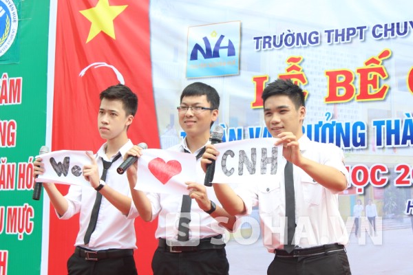 
	"We love CNN" - Chúng tôi yêu Chuyên Nguyễn Huệ.