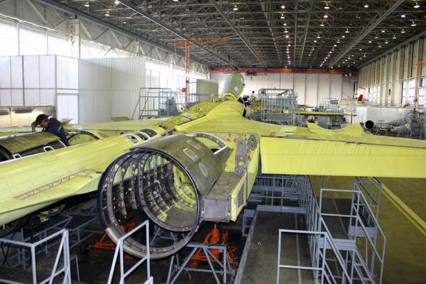 	Theo một số nguồn tin, Sukhoi dự kiến sẽ sản xuất 200 chiếc Su-35 trong đó có 100 chiếc phục vụ cho xuất khẩu.
