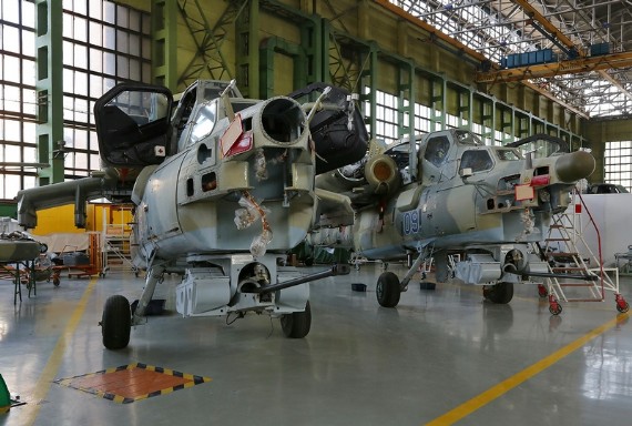 Thăm nhà máy chế tạo trực thăng tấn công Mi-28 và Mi-35 của Nga