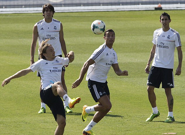 	Bale sẽ gặp các đồng đội mới ở Real vào ngày mai, sau lễ ra mắt
