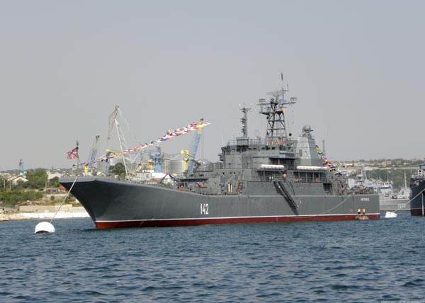 Khi có lệnh từ Moscow những tàu đổ bộ của Hải quân Nga tại Địa Trung Hải sẽ nhanh chóng cập cảng Tartus và di chuyển kho vũ khí hóa học của Syria ra khỏi đây một cách an toàn.