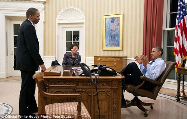 Dáng ngồi đã thành 'thương hiệu' của Tổng thống Obama