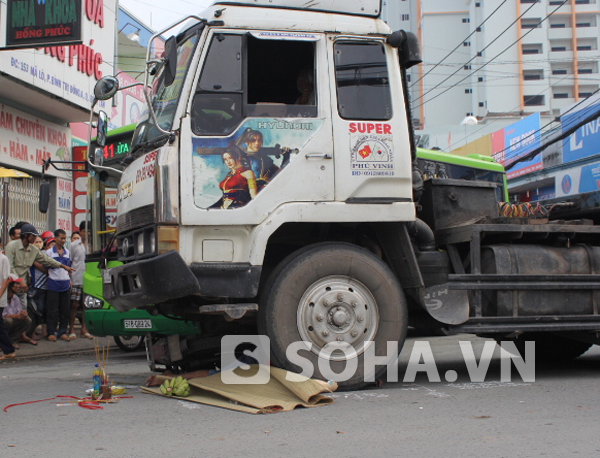 Hiện trường vụ tai nạn thương tâm