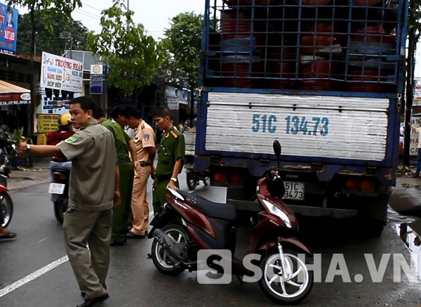 Hiện trường vụ tai nạn làm 1 nam thanh niên đi xe máy tử vong