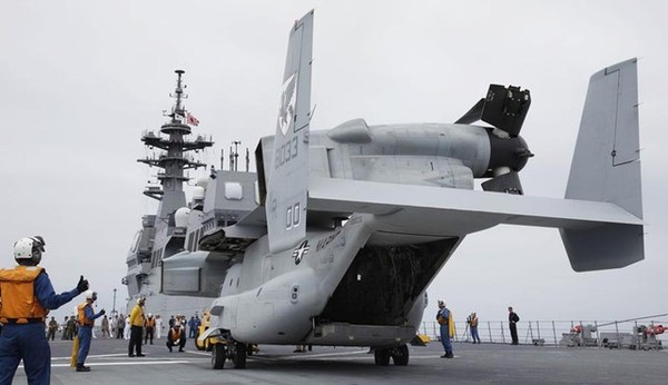 Máy bay MV-22 Osprey có thể mang theo 24-32 binh sĩ, 9 tấn hàng hóa trong khoang hoặc 6,8 tấn hàng hóa treo ngoài.