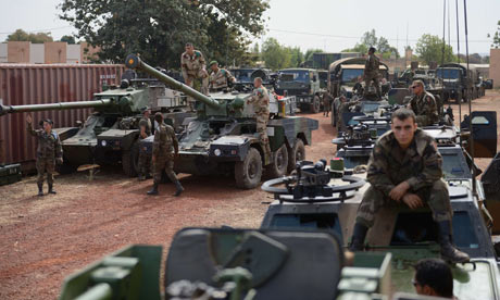 Pháp kéo cả lực lượng tăng - thiết giáp vào Mali tham chiến