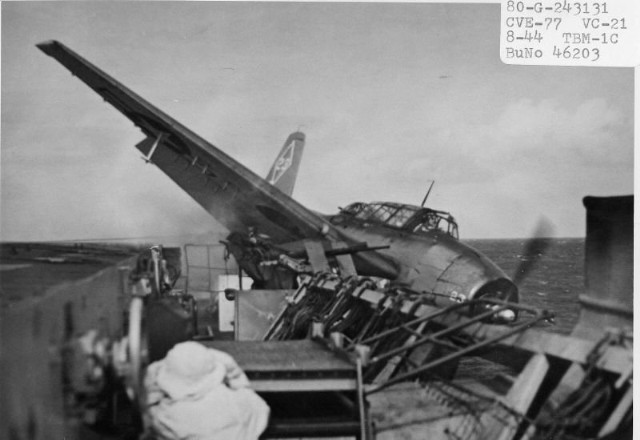  	Mặc dù được Hải quân Anh sử dụng trong chiến đấu trước tiên, nhưng Wildcat lại trở thành máy bay tiêm kích chủ lực trên tàu sân bay trong một năm rưỡi đầu của Hải quân Mỹ tại Mặt trận Thái Bình Dương trong Thế Chiến II.