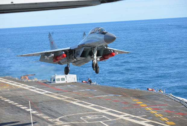 MiG-29K trên boong tàu sân bay Vikramaditya