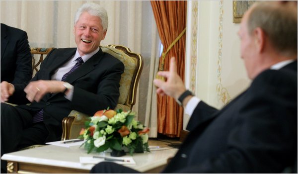  	Ông Bill Clinton trong một cuộc gặp gỡ với Tổng thống Nga Putin.