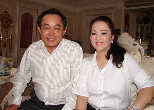  	Ông Huỳnh Uy Dũng và bà Nguyễn Phương Hằng