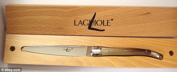 
	Dụng cụ mở thư của hãng Forge de Laguiole là quà của cựu Tổng thống Pháp Sarkozy.