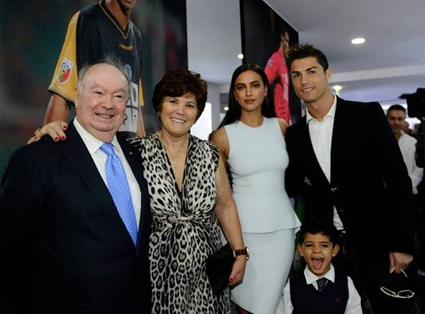  	Gia đình Ronaldo.
