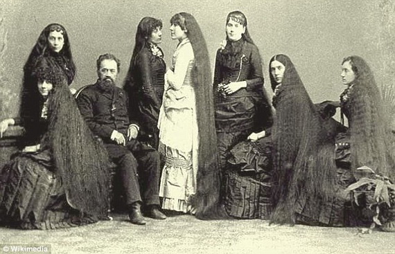 Đẹp mê hồn bảy chị em gái với mái tóc dài chỉ có trong cổ tích