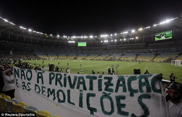 
	CĐV biểu tình chống tư nhân hóa SVĐ ở Brazil