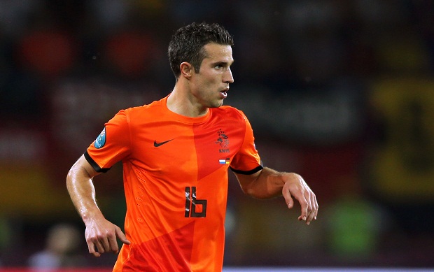 
	Robin van Persie đã san bằng thành tích ghi bàn của Nistelrooy trong màu áo ĐTQG Hà Lan