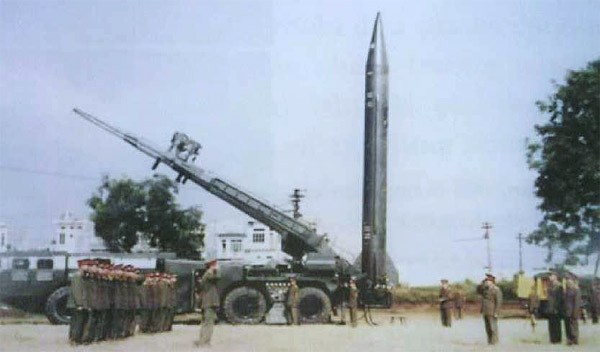 	Tên lửa đạn đạo tầm trung Nodong-1, tầm bắn từ 900-1.300km