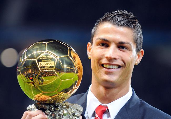 
	Nhiều khả năng Ronaldo sẽ có mặt trong buổi Gala trao giải Quả bóng vàng 2013.