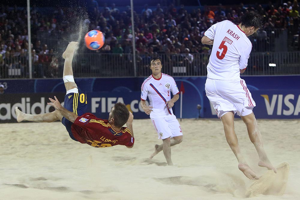
	Cuộc đối đầu giữa Nga và Tây Ban Nha trong trận chung kết bóng đá bãi biển World Cup.