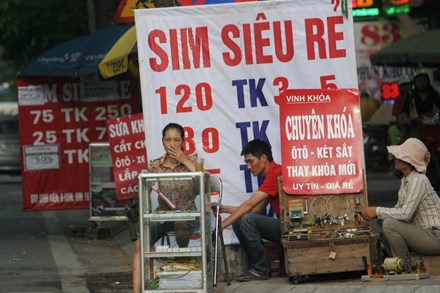 
	Trong những chiếc sim siêu rẻ được bày bán, liệu có bao nhiêu sim nhập lậu như vụ sim lậu ở Móng Cái - Quảng Ninh