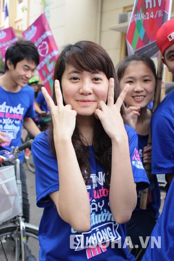 
	Nguyễn Dạ Thảo - sinh viên năm nhất Viện Thống kê, thành viên trong CLB bày tỏ vui mừng khi được tham gia góp phần tuyên truyền giảm chống kỳ thị đối với người có H.