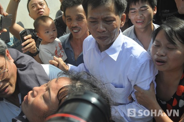 Ông Nguyễn Thanh Chấn trong ngày được trở về gia đình sau 10 năm chịu án oan.