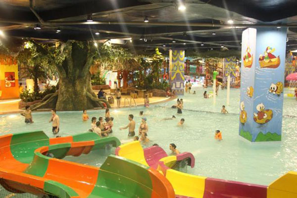 Công viên nước trong nhà Vinpearl Water Park chỉ có tại Vincom Mega Mall Royal City