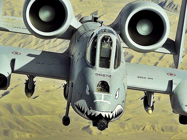 Máy bay tấn công A-10 Thunderbolt II
