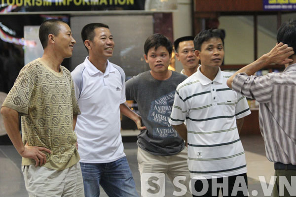 Về Việt Nam giữa đêm, “Running Man” được đại gia đình chào đón nồng nhiệt