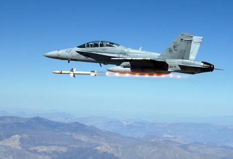Hệ thống vũ khí trang bị cho J-15 còn thua kém nhiều so với những công nghệ tối tân trên F/A-18E/F.