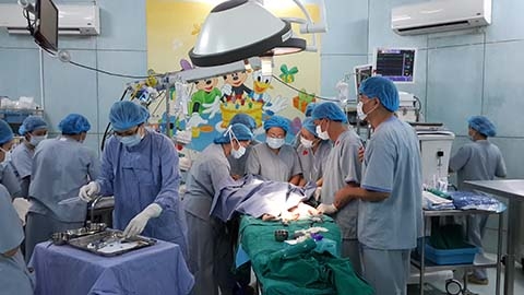 
	Cặp song sinh đang được chuẩn bị để tiến hành phẫu thuật.