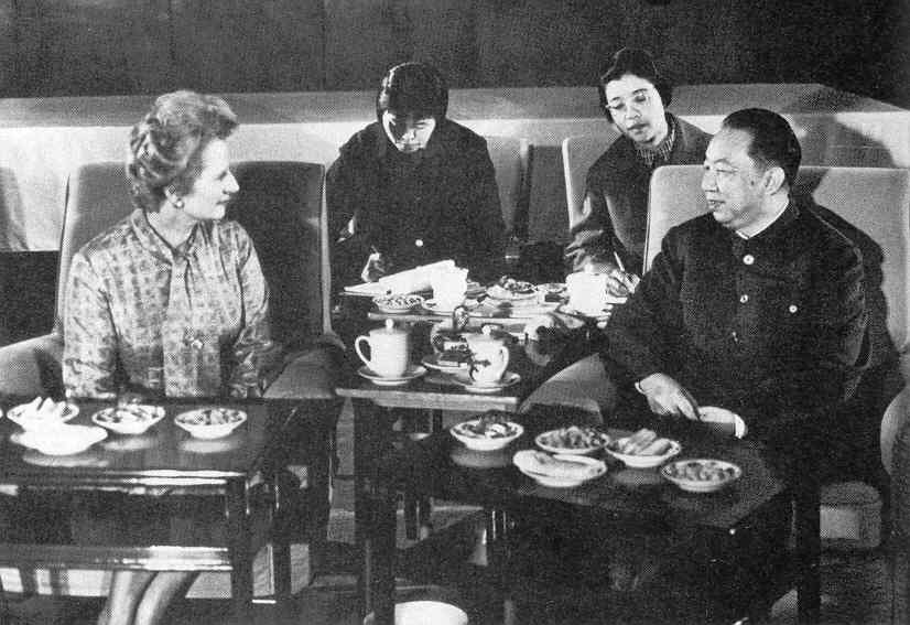  	Thủ tướng Margaret Thatcher và ông Hoa Quốc Phong.