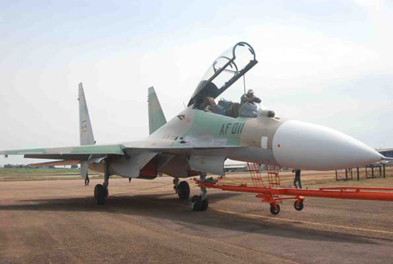 
	Su-30MK2 của Không quân Uganda (chiếc máy bay Uganda nhận được từ Nga trong hợp đồng ký kết năm 2010).