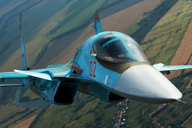  	Su-34 với màu sơn xanh (cũ).