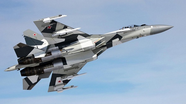 Theo nhận định ban đầu thì Su-35 có phần nhỉnh hơn F-35