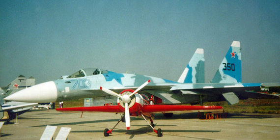 	Nguyên mẫu Su-27M  (T-10M-3) số hiệu 703 tại triển lãm  MAKS-1995.