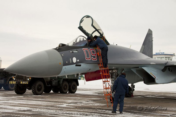 	Su-35S số hiệu 09 tại Căn cứ Không quân Chelyabinsk.